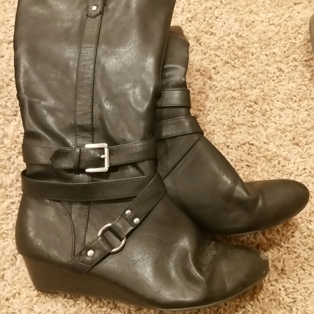 Heeled Black Boots